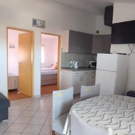 Lucica Apartment Vir